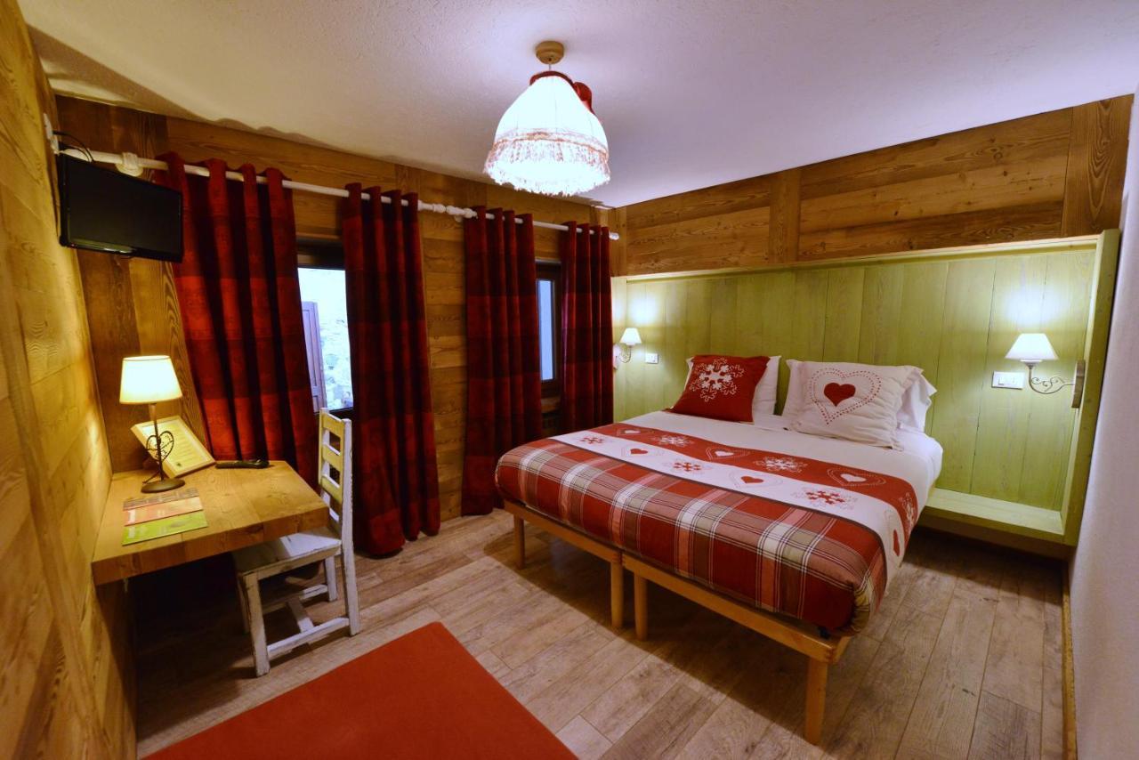 Hotel Petit Dahu - Chambres Et Restaurant 코네 외부 사진