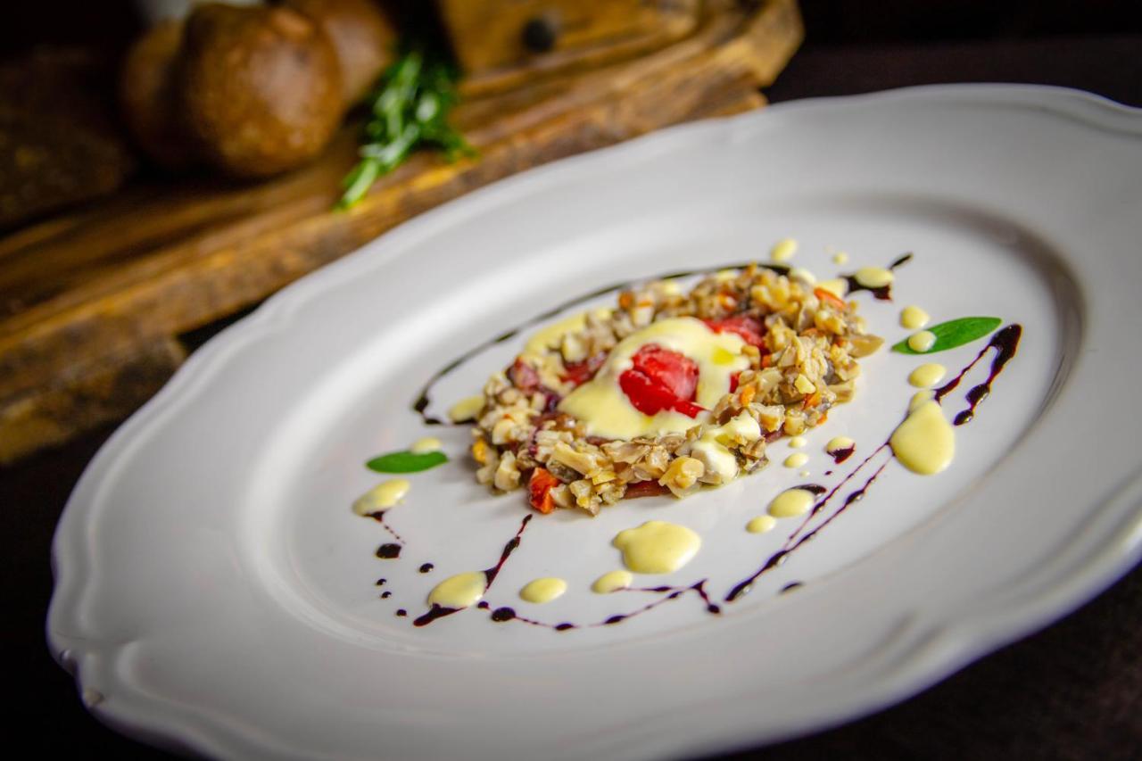 Hotel Petit Dahu - Chambres Et Restaurant 코네 외부 사진
