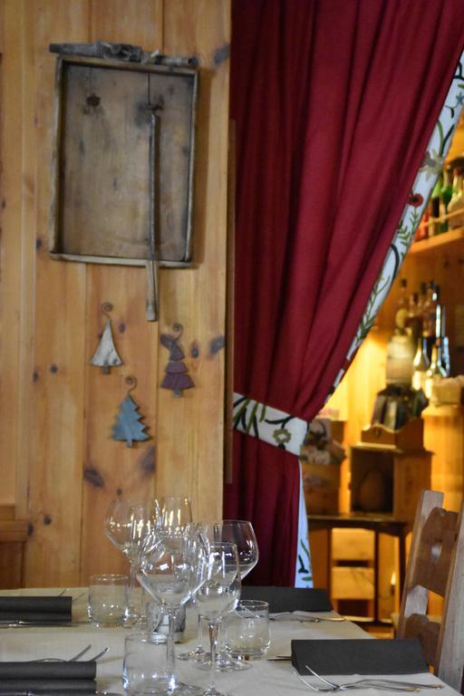 Hotel Petit Dahu - Chambres Et Restaurant 코네 외부 사진
