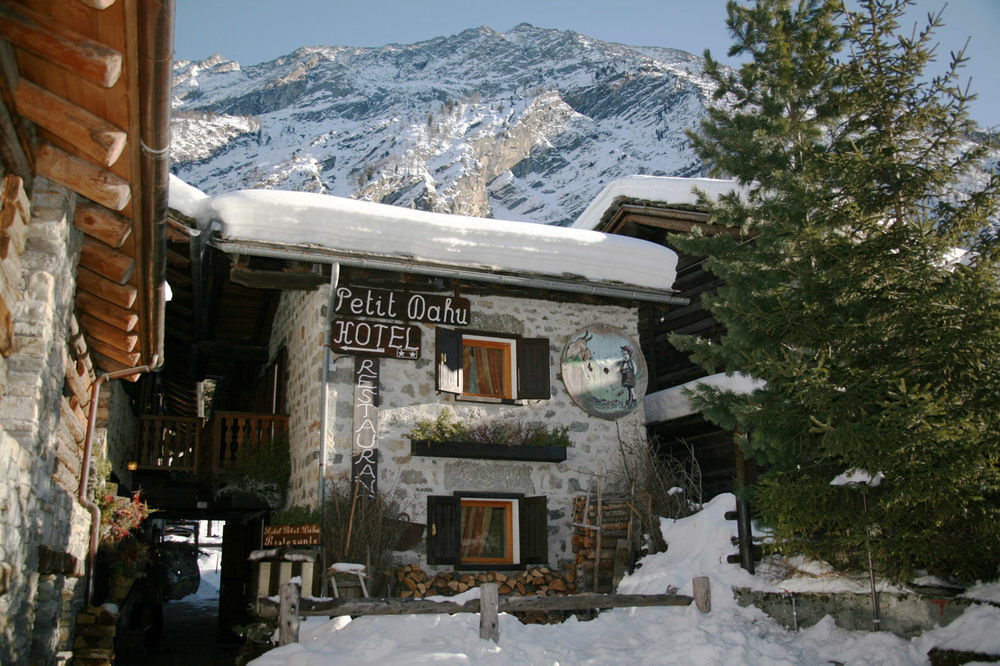 Hotel Petit Dahu - Chambres Et Restaurant 코네 외부 사진